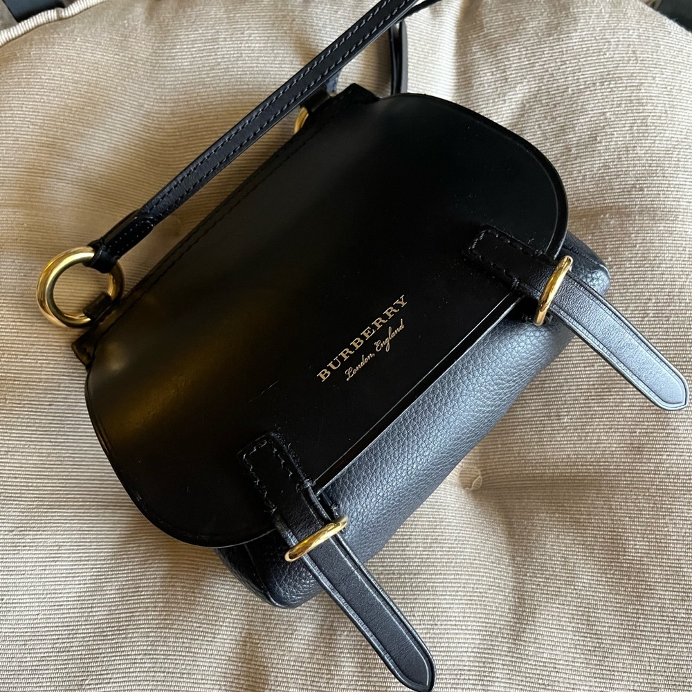 SOLD Like New Burberry Bridle Saddle Bag - Picture 3 of 13